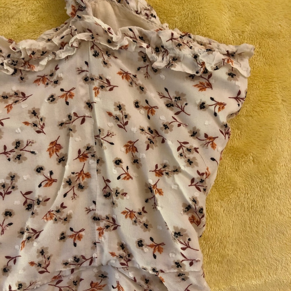 Lulu’s Cream Floral Print Button-Up Ruffled Crop - Picture 11 of 14